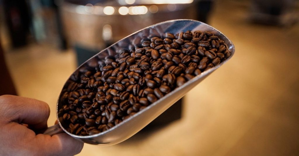 How long do roasted coffee beans last: shelf life & storage?
